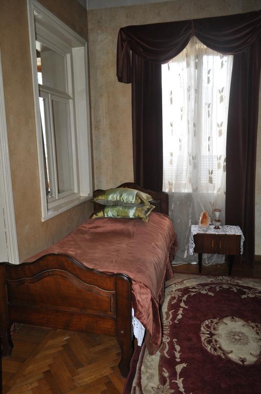 Guest House Cico Telavi Exterior photo